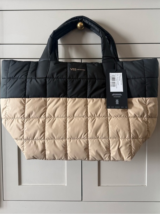 Vee Collective Handbags - NWT Vee Collective Medium Porter Tote Bag - Black Desert Quilted Puffer